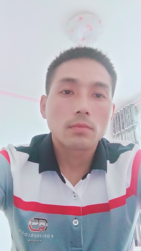 染红尘世的第二张照片--石家庄相亲服务中心