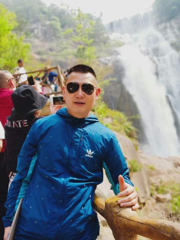 钟爱一生的第一张照片--石家庄相亲服务中心