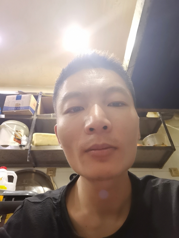 邹先生的第二张照片--石家庄相亲服务中心