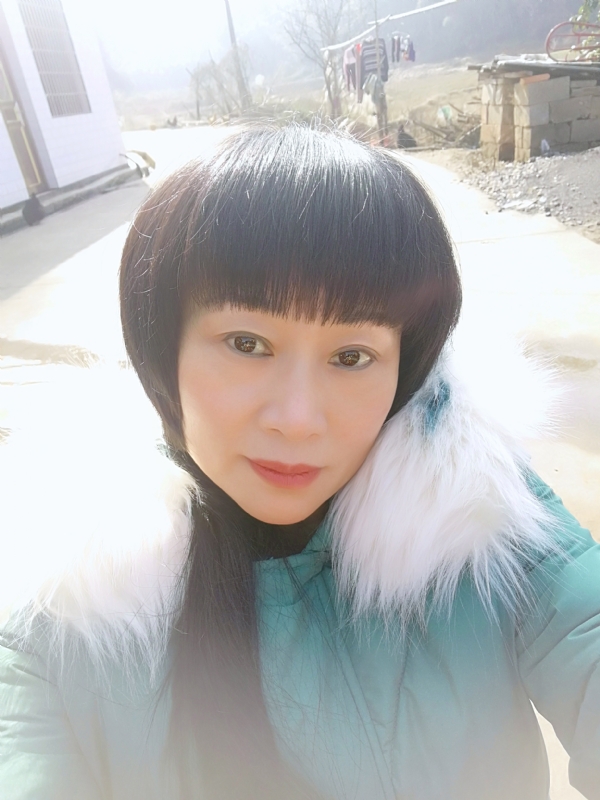 金鱼儿的第一张照片--石家庄相亲服务中心