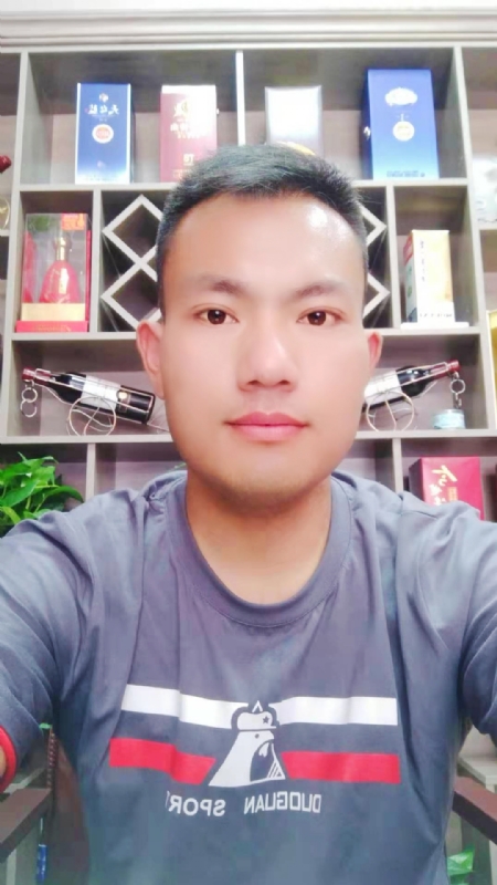 钱乾的第一张照片--石家庄相亲服务中心