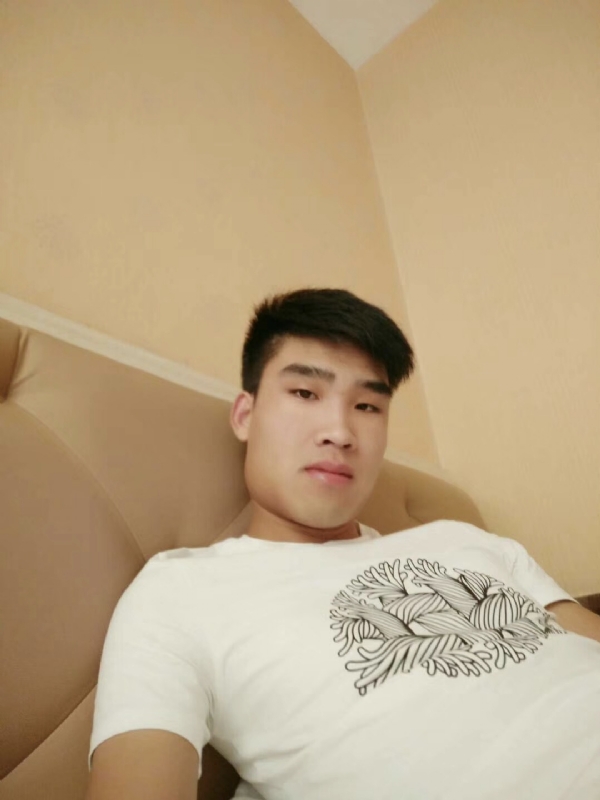 谁不曾孤单上路的第一张照片--石家庄相亲服务中心