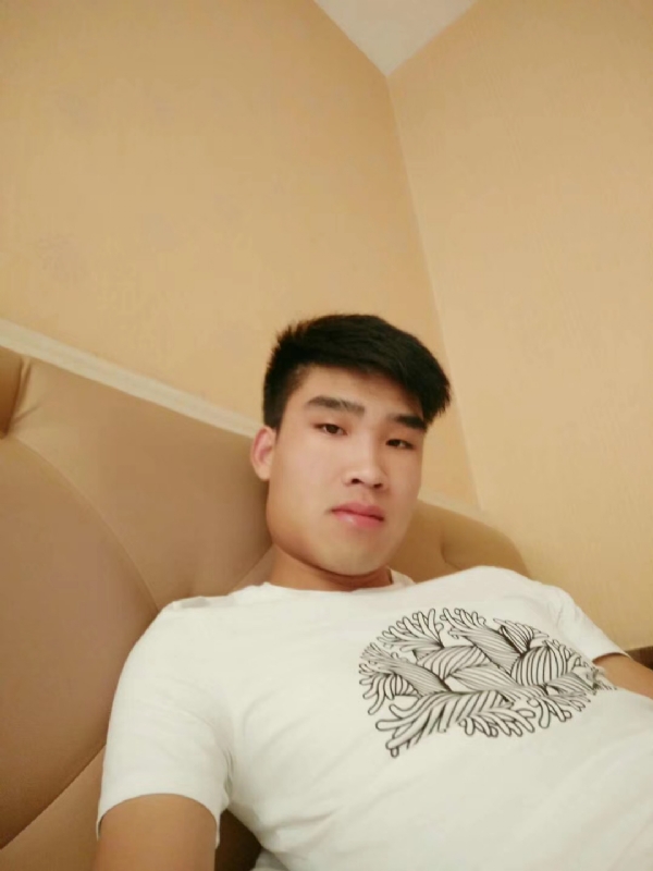 谁不曾孤单上路的第二张照片--石家庄相亲服务中心