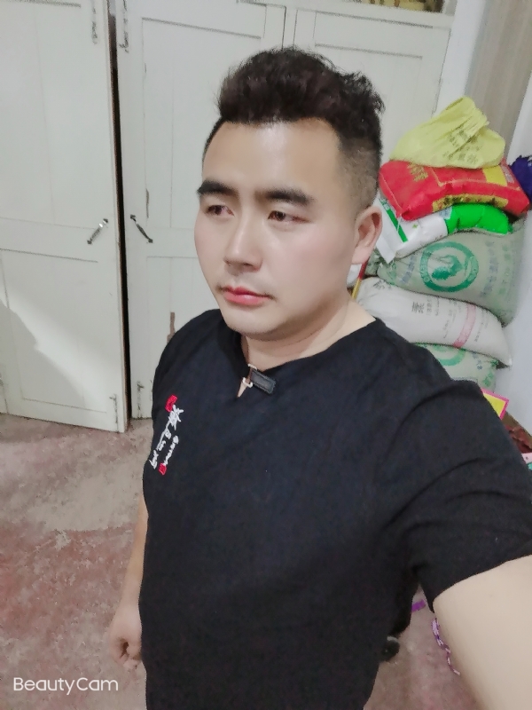 阿杰的第一张照片--石家庄相亲服务中心