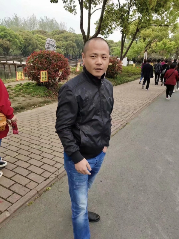 傻子的第一张照片--石家庄相亲服务中心