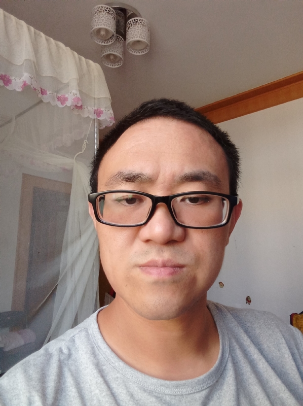 小涨常鸿的第一张照片--石家庄相亲服务中心