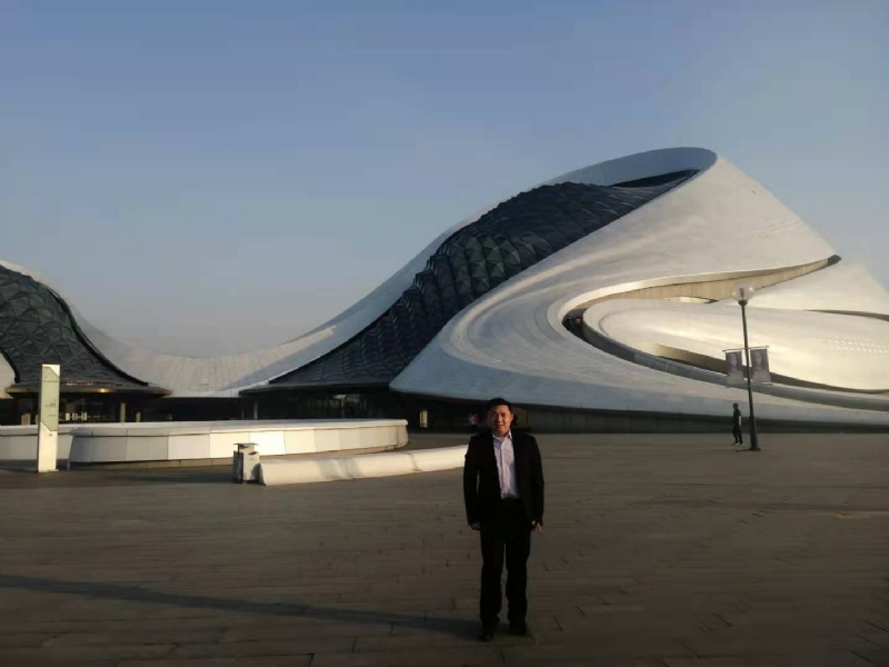 荣荣的第一张照片--石家庄相亲服务中心