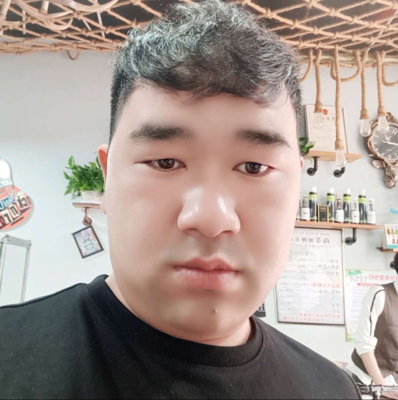 田野小伟的第一张照片--石家庄相亲服务中心