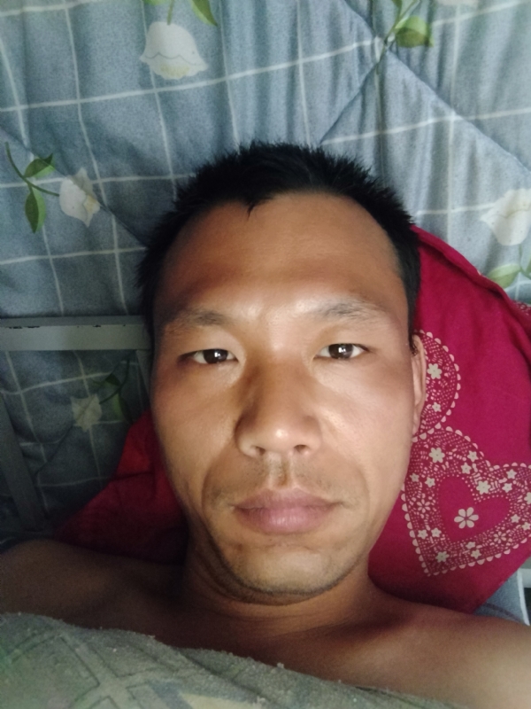 弘扬的第一张照片--石家庄相亲服务中心