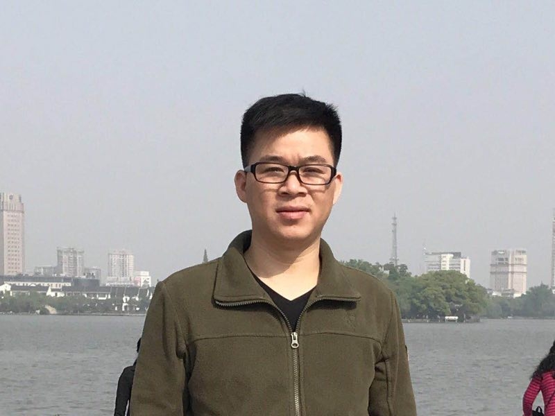 孔雀鱼的第一张照片--石家庄相亲服务中心