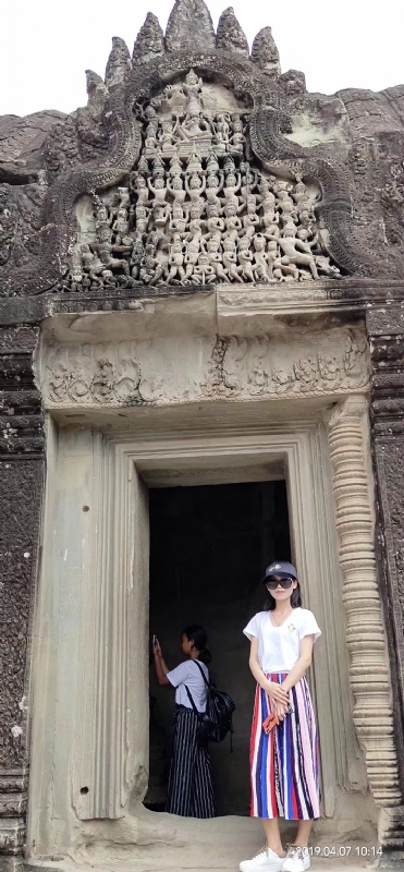 桃花与酒的第一张照片--石家庄相亲服务中心