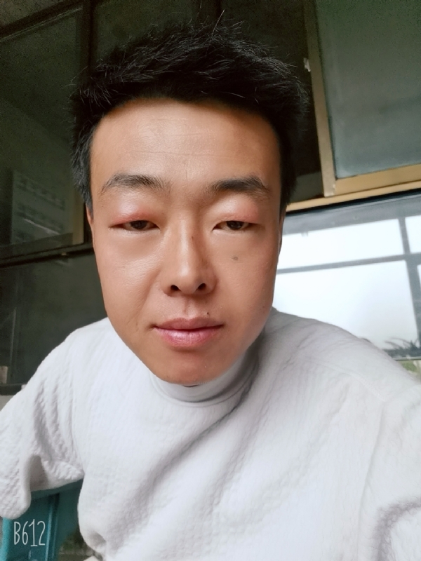 缺爱80后的第一张照片--石家庄相亲服务中心