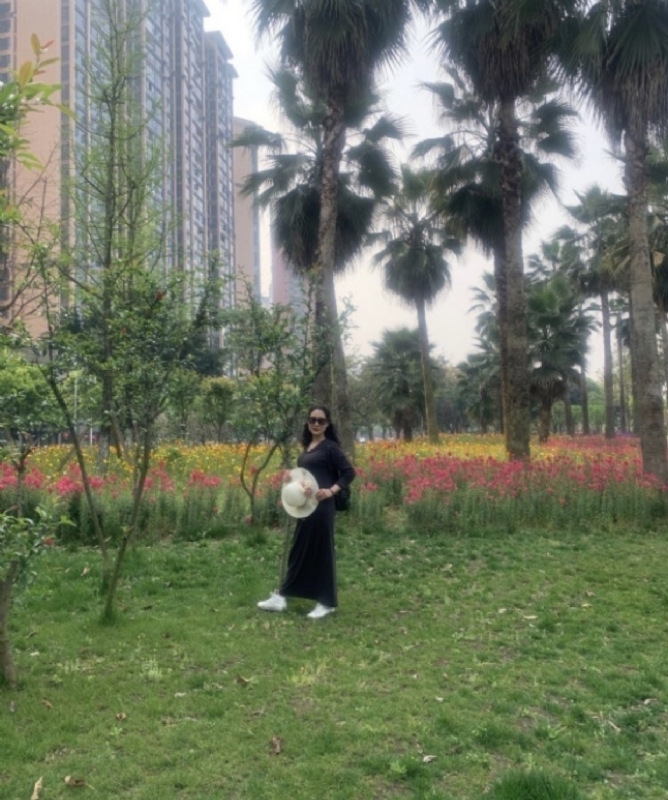 粉墨登场的第一张照片--石家庄相亲服务中心