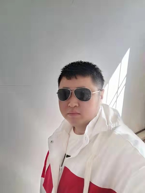 大漠叔叔的第一张照片--石家庄相亲服务中心