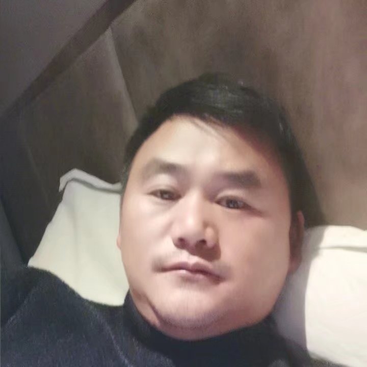 奔跑的第二张照片--石家庄相亲服务中心