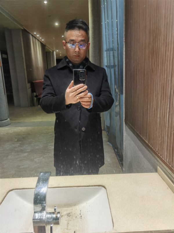 孤独尘埃的第一张照片--石家庄相亲服务中心