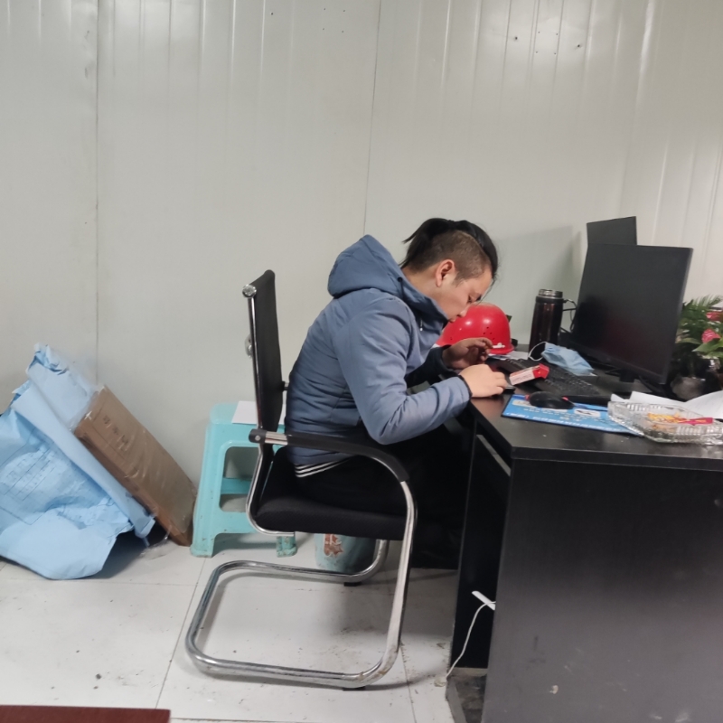 太空舱的第一张照片--石家庄相亲服务中心