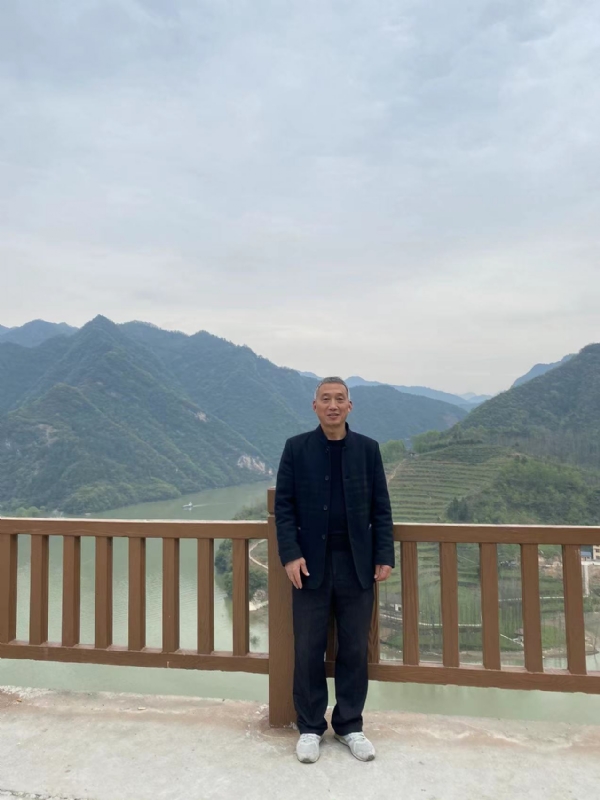 雪芳的第一张照片--石家庄相亲服务中心