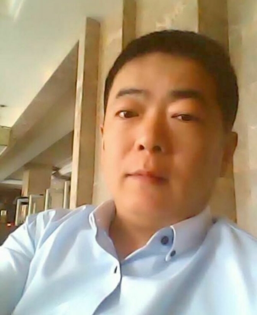 落叶随风的第一张照片--石家庄相亲服务中心