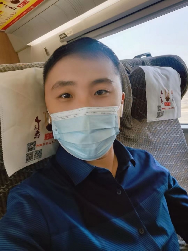 孤独的小屁猪的第二张照片--石家庄相亲服务中心