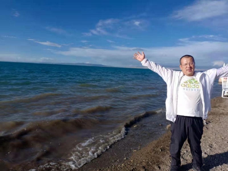 蜜蜂的第一张照片--石家庄相亲服务中心