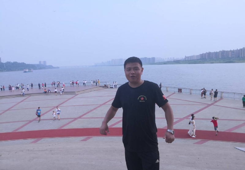 曾经心疼的我的第一张照片--石家庄相亲服务中心