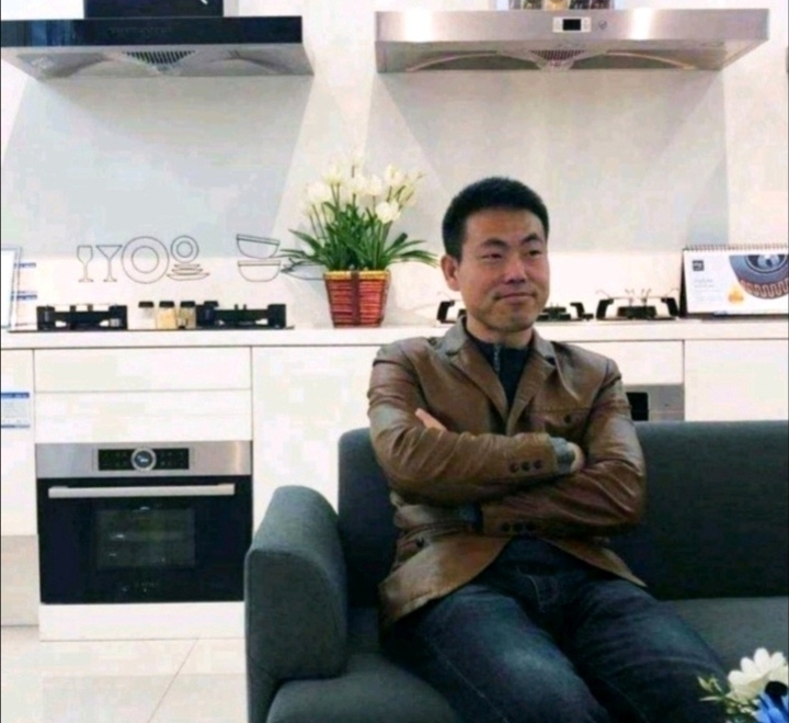 奋斗的执着的第一张照片--石家庄相亲服务中心