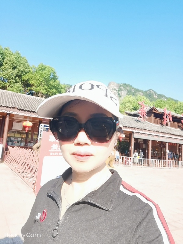 山百合的第一张照片--石家庄相亲服务中心