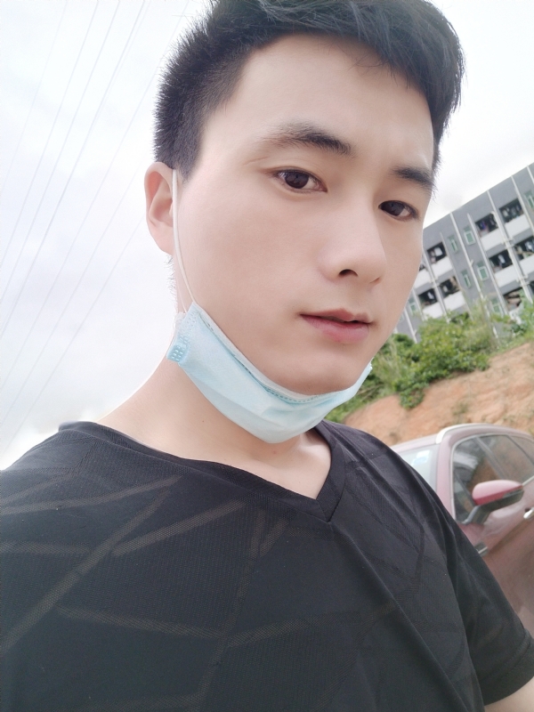 何凡的第二张照片--石家庄相亲服务中心