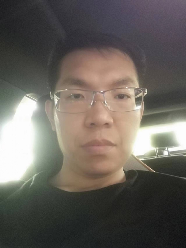 小黑包的第二张照片--石家庄相亲服务中心