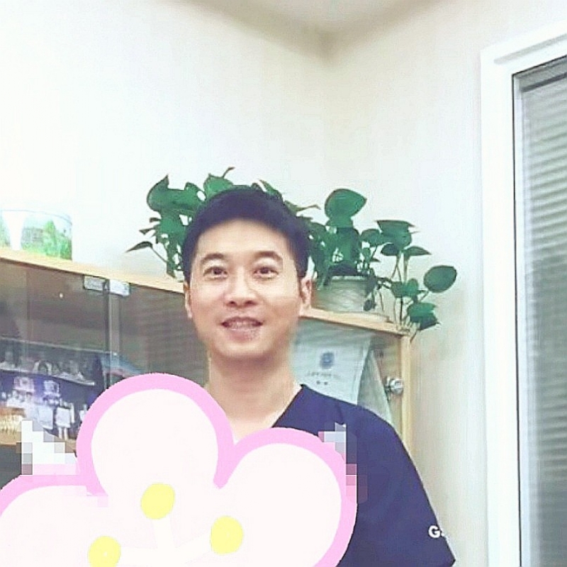 大手牵小手的第二张照片--石家庄相亲服务中心