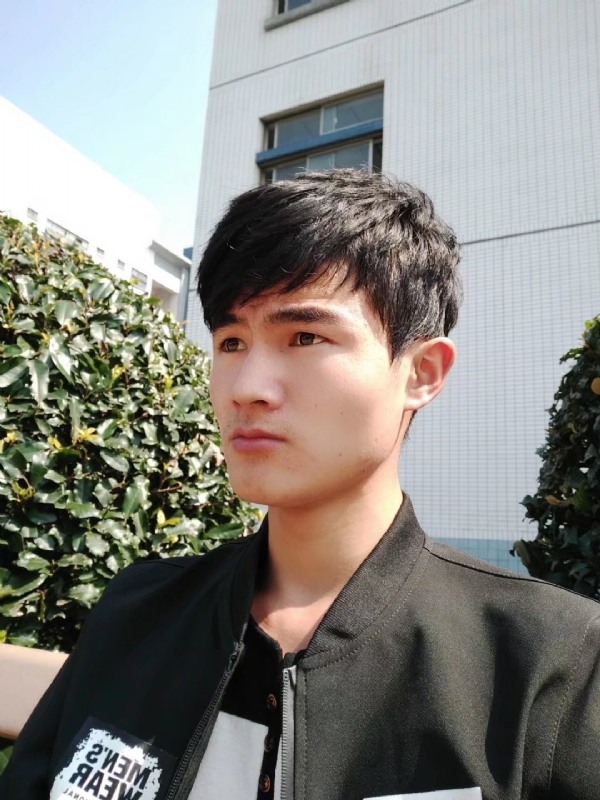 阳光男孩的第四张照片--石家庄相亲服务中心