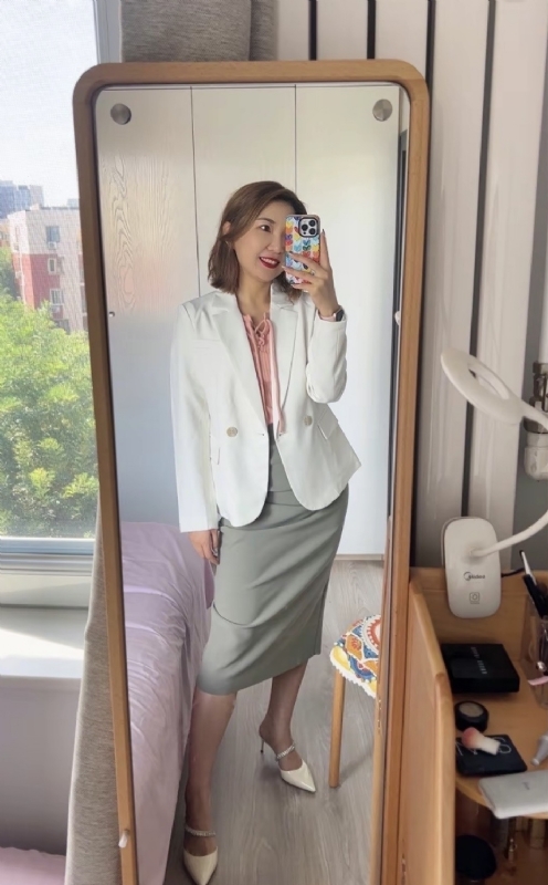 丽波的第三张照片--石家庄相亲服务中心