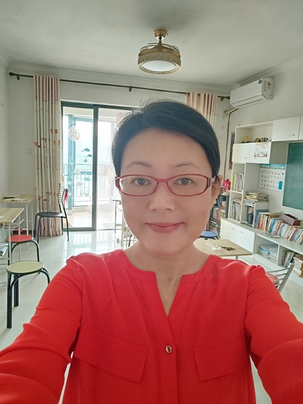 丽华的第二张照片--石家庄相亲服务中心