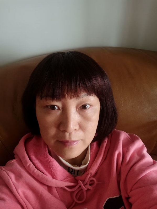 红玫瑰的第一张照片--石家庄相亲服务中心