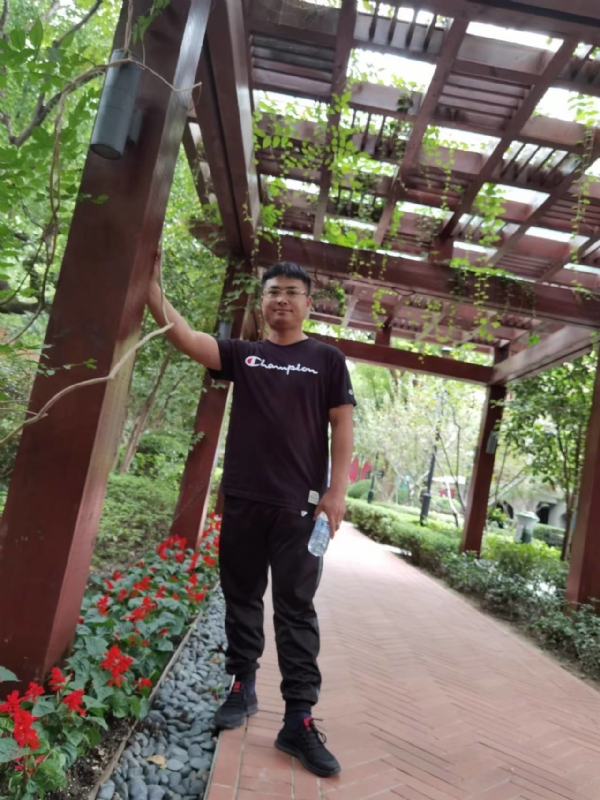 会飞的鱼的第一张照片--石家庄相亲服务中心