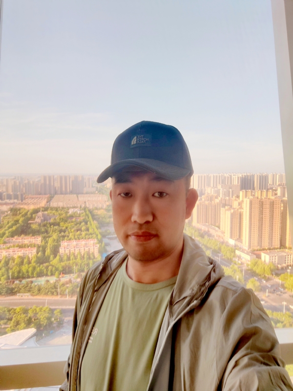 勇攀高峰的第二张照片--石家庄相亲服务中心