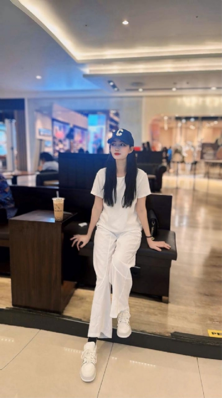 卖火柴的小女孩的第一张照片--石家庄相亲服务中心