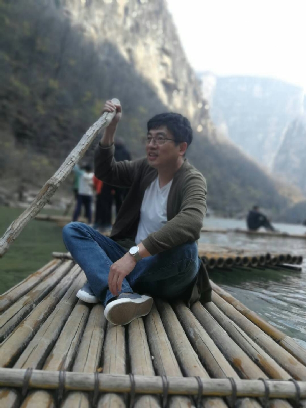 风被吹走了的第一张照片--石家庄相亲服务中心