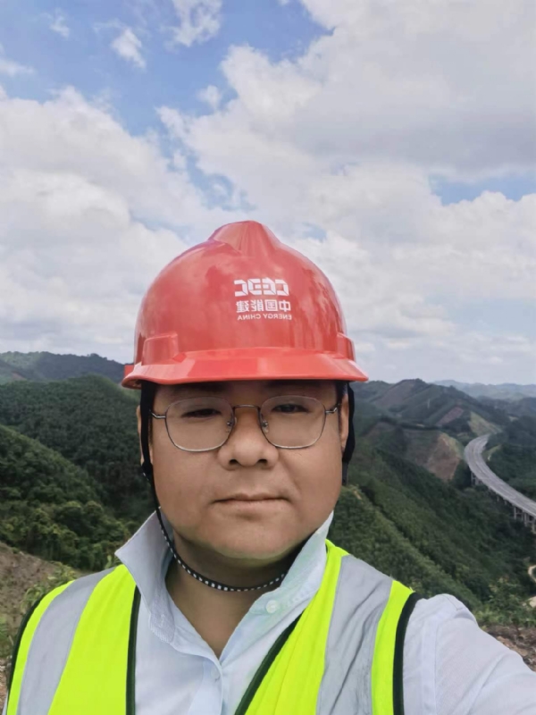 冰城小土匪的第一张照片--石家庄相亲服务中心