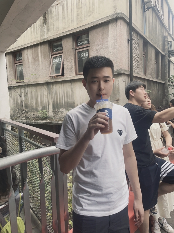 尚龙的第二张照片--石家庄相亲服务中心