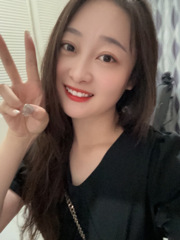 草莓的第一张照片--石家庄相亲服务中心