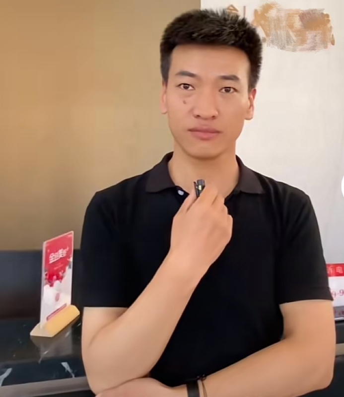 一杯梁白开的第一张照片--石家庄相亲服务中心