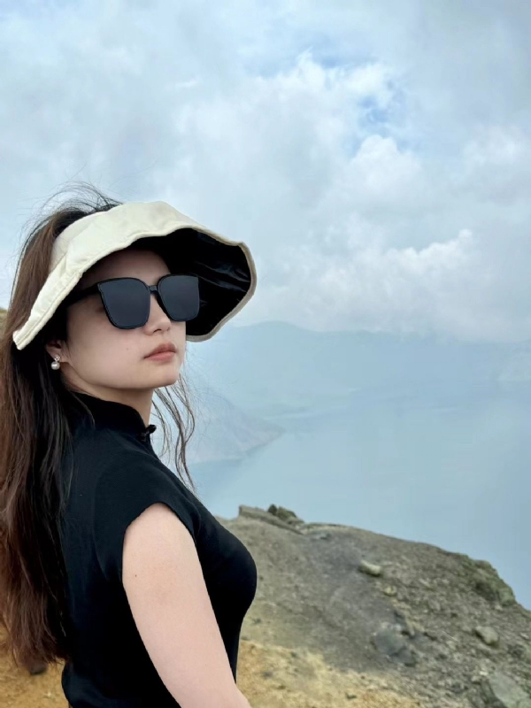 随梦的第一张照片--石家庄相亲服务中心