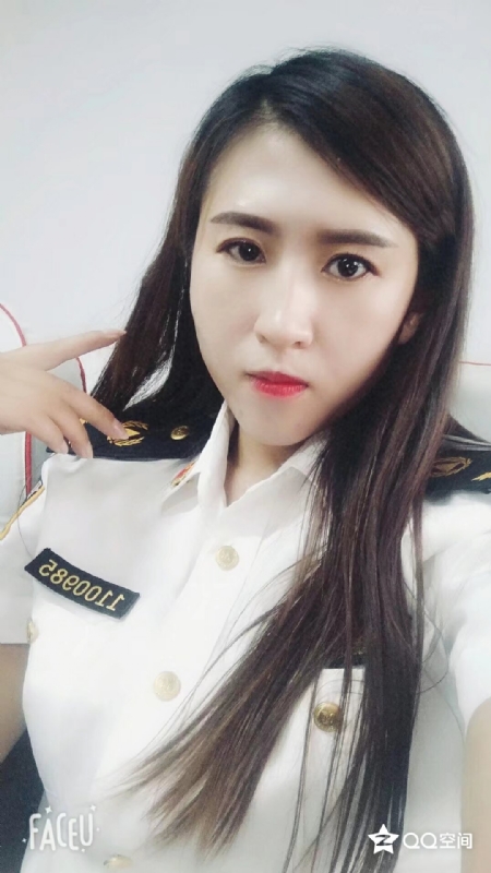 彤云密布的第二张照片--石家庄相亲服务中心