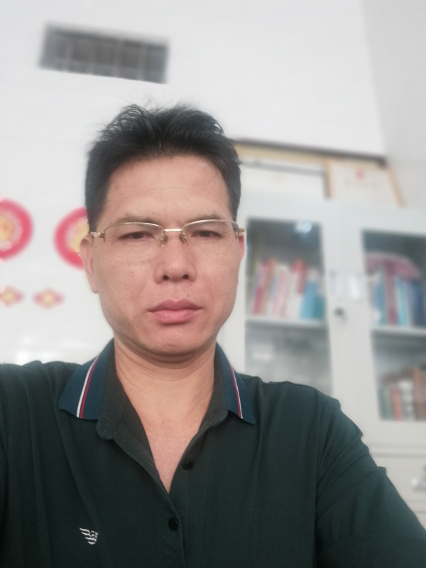 后视镜的第一张照片--石家庄相亲服务中心