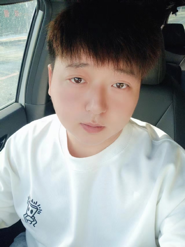 可乐加冰的第一张照片--石家庄相亲服务中心