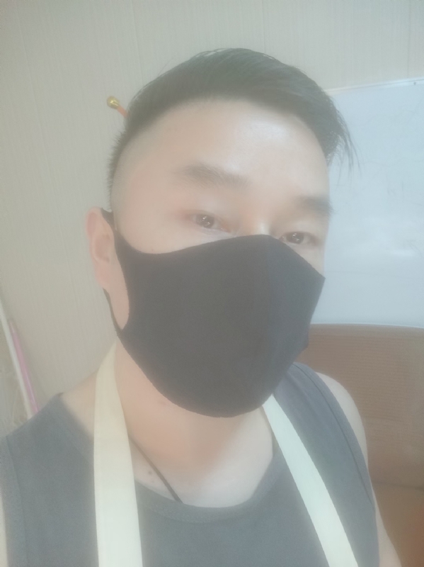 Poluk秦的第二张照片--石家庄相亲服务中心