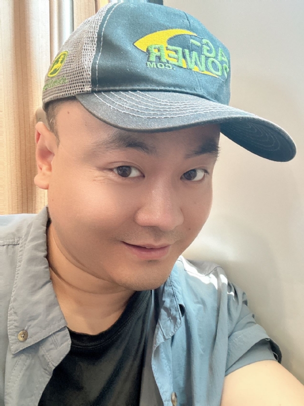 冰的第二张照片--石家庄相亲服务中心