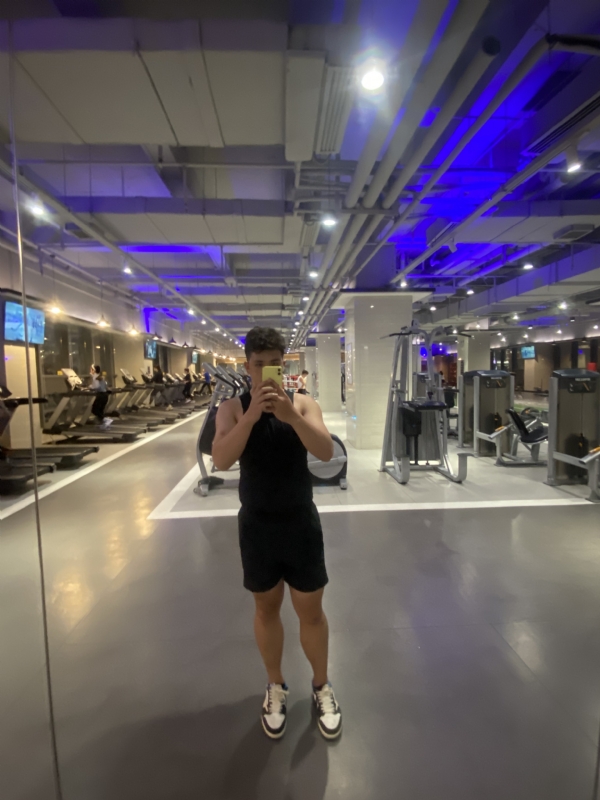 阿龙设计师的第六张照片--石家庄相亲服务中心